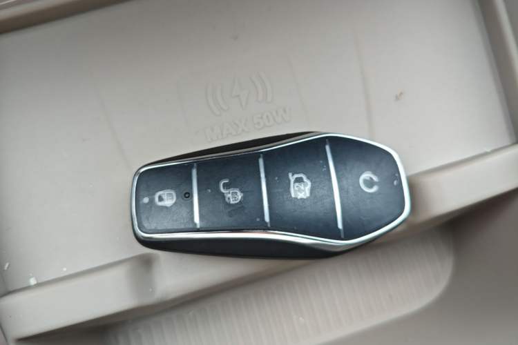 Used BYD Dolphin 2025 Smart Drive Version 420 km Freedom Edition Vehicle Key