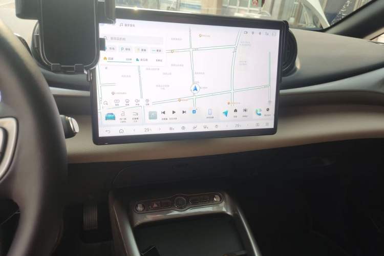 Used BYD Dolphin 2025 Smart Drive Version 420 km Freedom Edition Audio And AC Panel