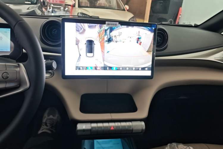 Used BYD Dolphin 2025 420km Free Edition Audio And AC Panel