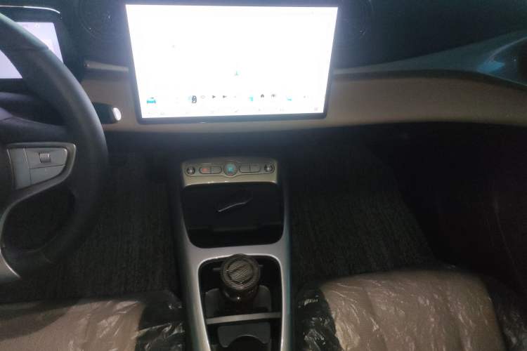 Used BYD Dolphin 2025 Smart Drive Version 420 km Freedom Edition Audio And AC Panel
