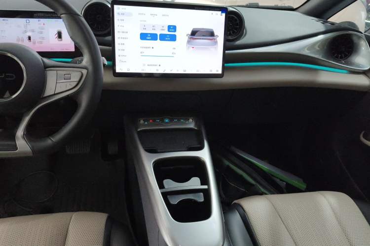 Used BYD Dolphin 2025 Intelligent Driving Version 410 km Fashion Edition Audio And AC Panel