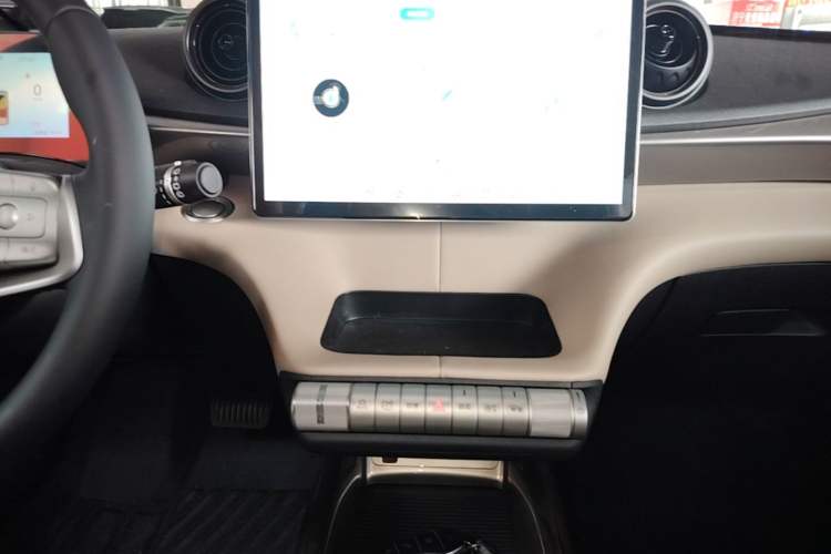 Used BYD Dolphin 2025 420km Free Edition Audio And AC Panel