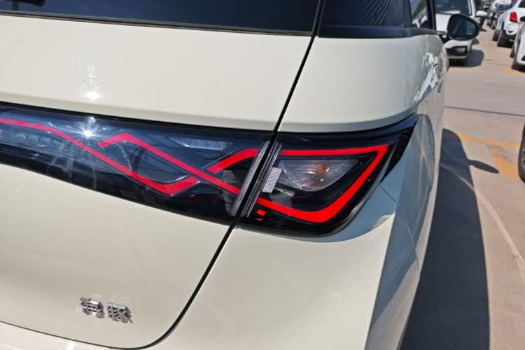 Used BYD Dolphin 2025 420km Free Edition Exterior 1