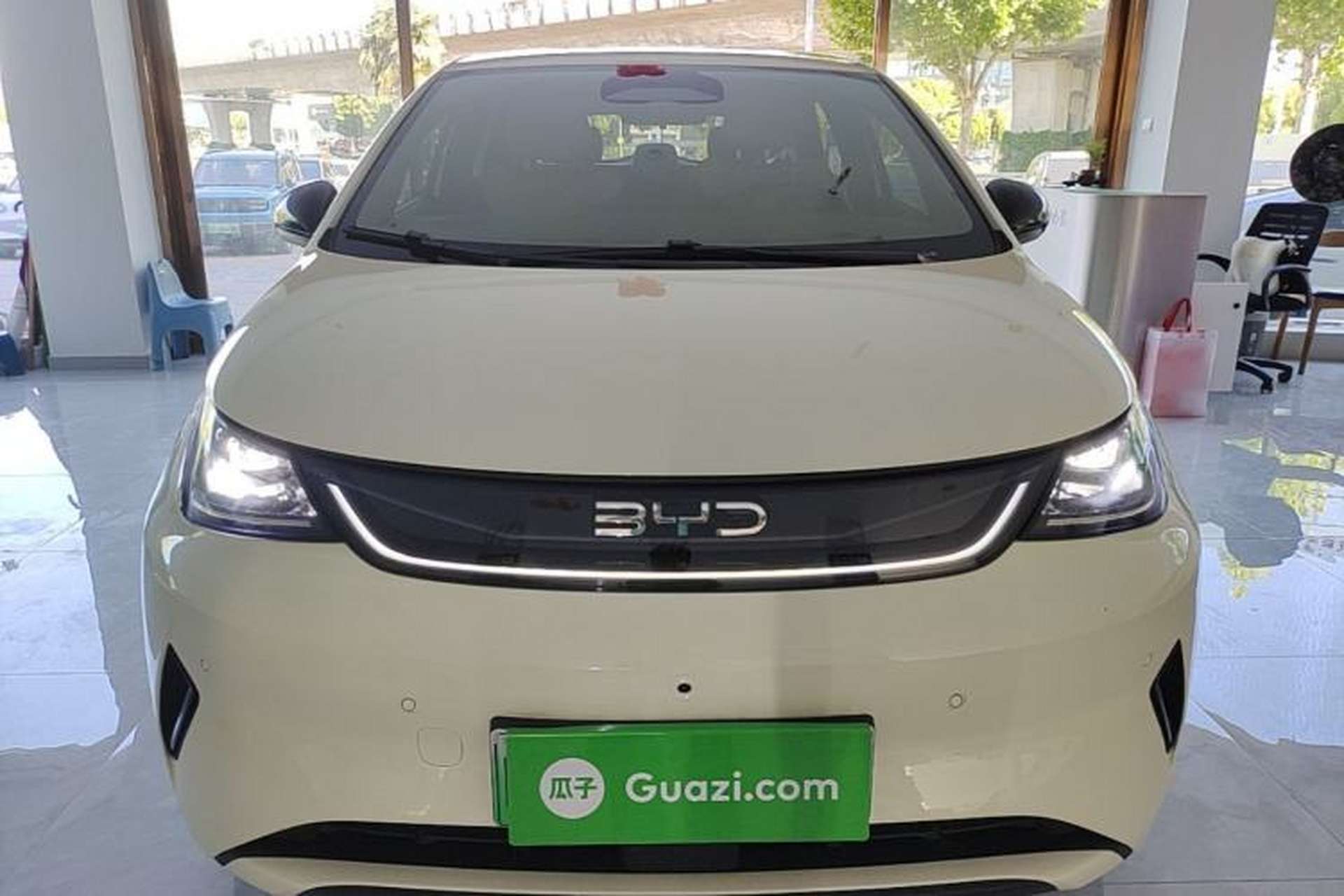 Used BYD Dolphin 2025 Smart Drive Version 420 km Freedom Edition Front