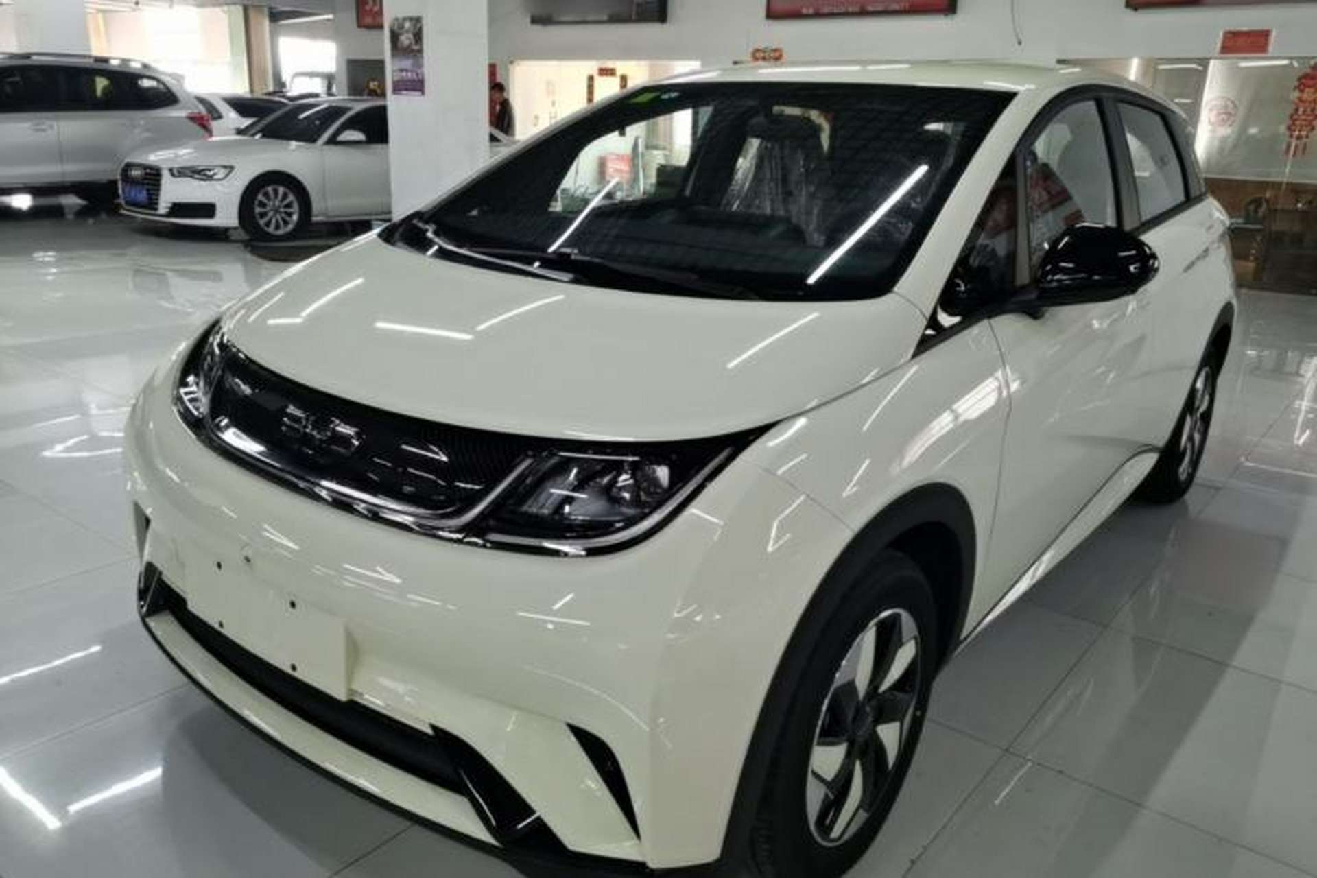 Used BYD Dolphin 2025 420km Free Edition Front Left 45 Deg