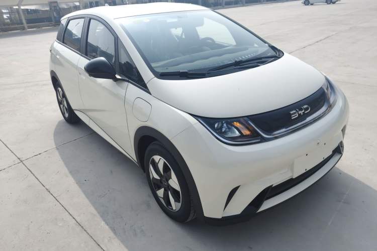 Used BYD Dolphin 2025 420km Free Edition Front Right 45 Deg