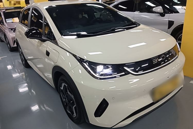 Used BYD Dolphin 2025 Smart Drive Version 420 km Freedom Edition Front Right 45 Deg