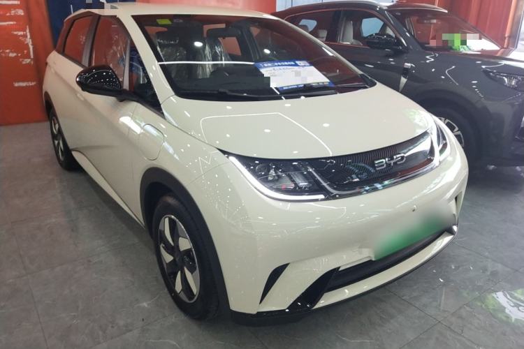 Used BYD Dolphin 2025 420km Free Edition Front Right 45 Deg