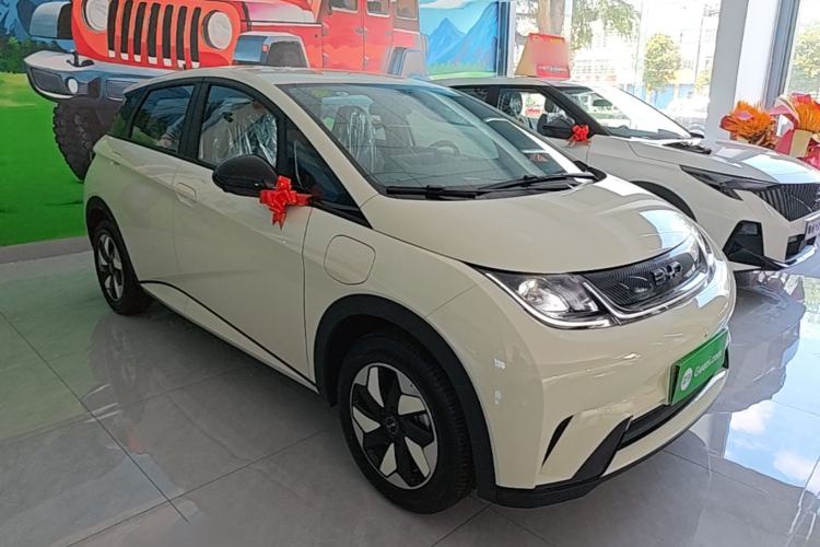 Used BYD Dolphin 2025 420km Free Edition Front Right 45 Deg