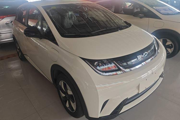 Used BYD Dolphin 2025 420km Free Edition Front Right 45 Deg