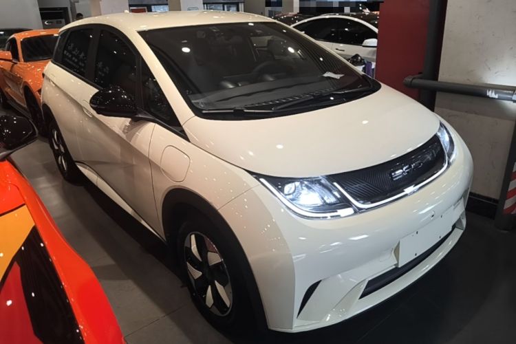Used BYD Dolphin 2025 420km Free Edition Front Right 45 Deg