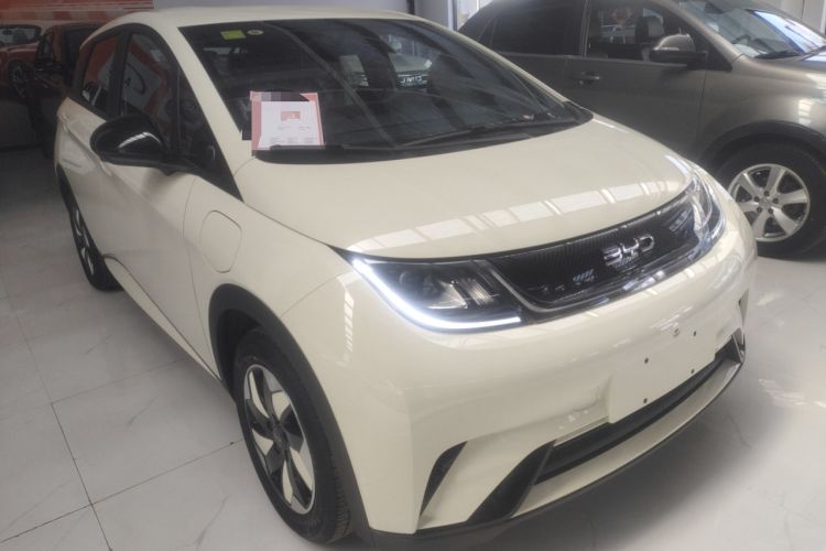 Used BYD Dolphin 2025 420km Free Edition Front Right 45 Deg