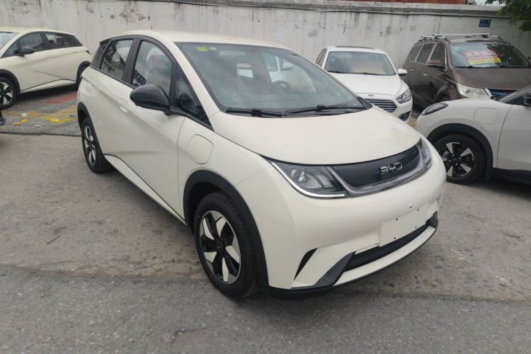 Used BYD Dolphin 2025 420km Free Edition Front Right 45 Deg