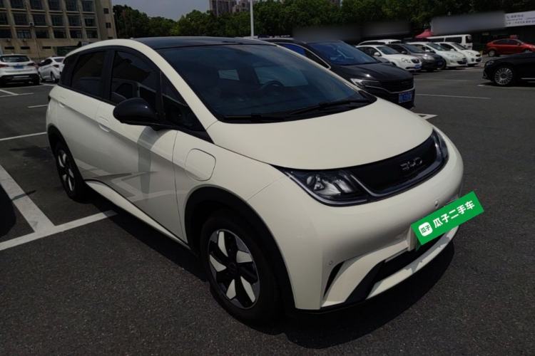 Used BYD Dolphin 2025 420km Fashion Edition Front Right 45 Deg
