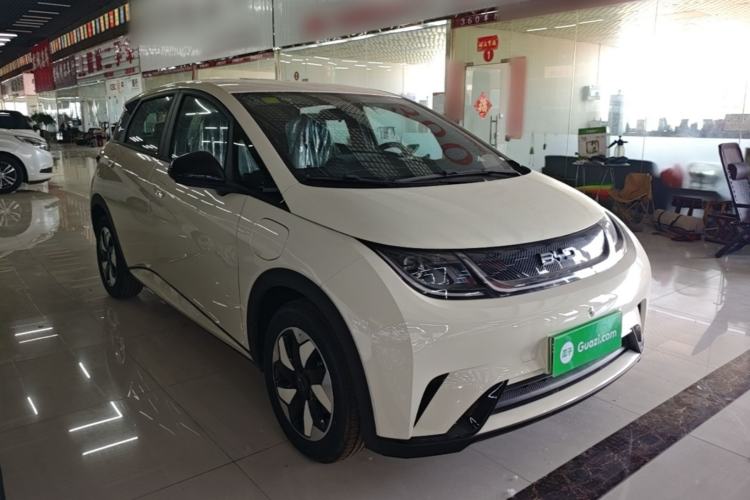 Used BYD Dolphin 2025 420km Free Edition Front Right 45 Deg