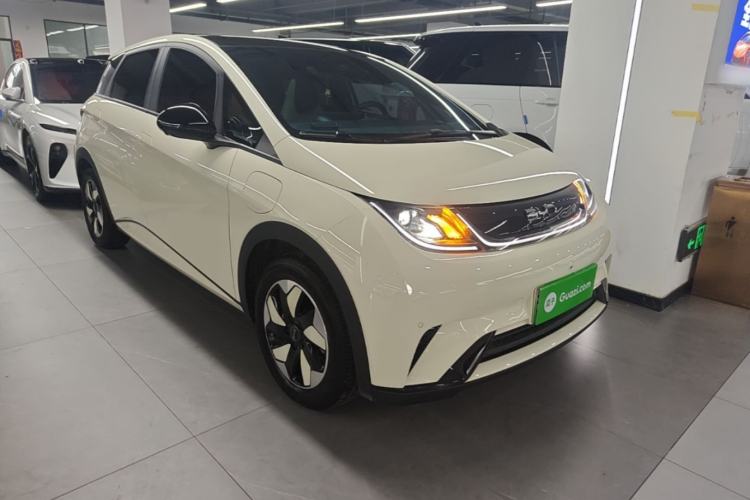 Used BYD Dolphin 2025 420km Fashion Edition Front Right 45 Deg