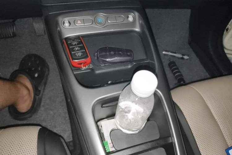 Used BYD Dolphin 2025 Intelligent Driving Version 520km Range Knight Edition Gear Lever