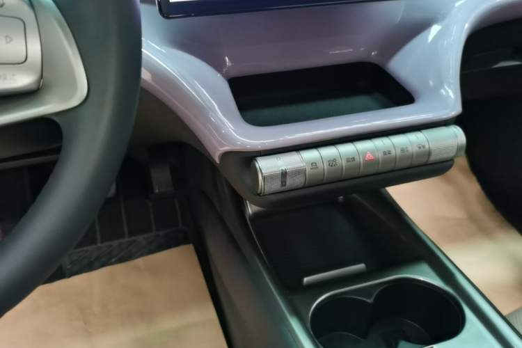 Used BYD Dolphin 2025 420km Fashion Edition Gear Lever