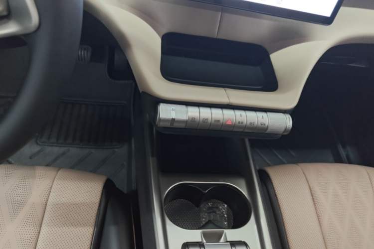 Used BYD Dolphin 2025 420km Free Edition Gear Lever