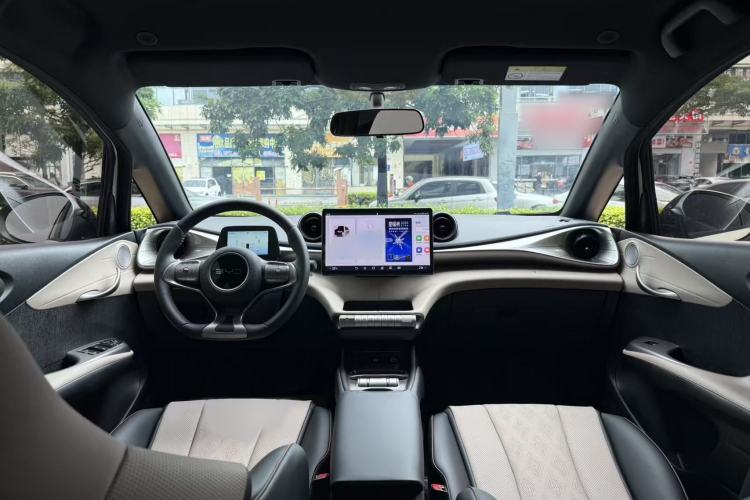 Used BYD Dolphin 2025 420km Free Edition Interior 2