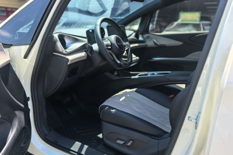 Used BYD Dolphin 2025 420km Free Edition Interior 3