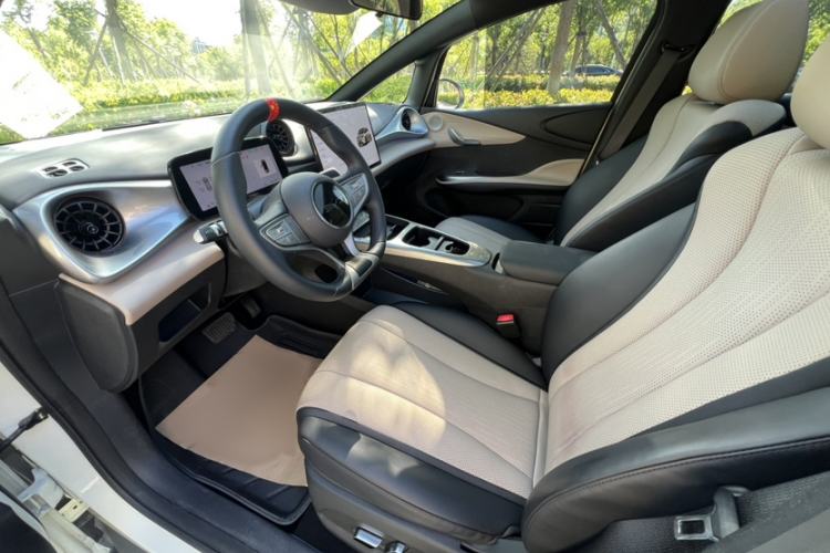 Used BYD Dolphin 2025 Intelligent Driving Version 410 km Fashion Edition Interior 9