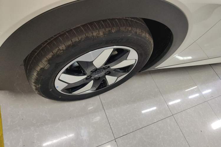 Used BYD Dolphin 2025 420km Free Edition Left Front Wheel Hub