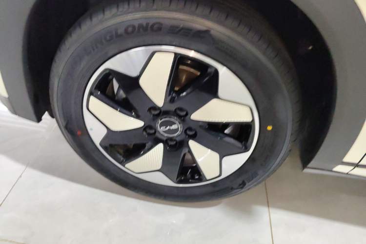Used BYD Dolphin 2025 420km Free Edition Left Front Wheel Hub