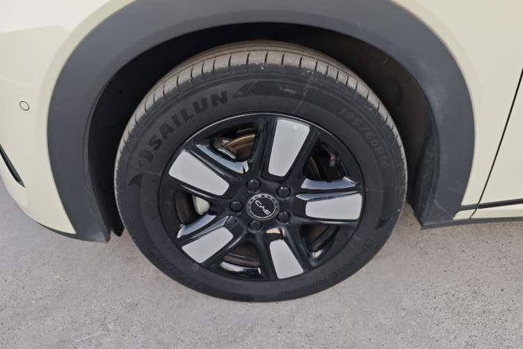 Used BYD Dolphin 2025 Intelligent Driving Version 410 km Fashion Edition Left Front Wheel Hub