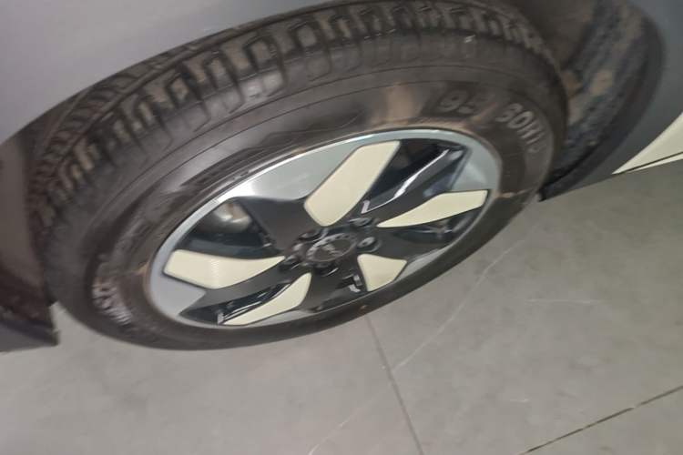 Used BYD Dolphin 2025 420km Fashion Edition Left Front Wheel Hub