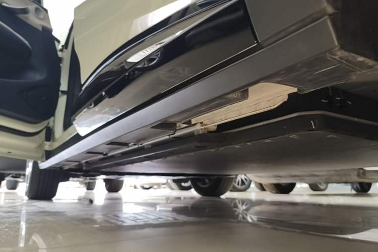 Used BYD Dolphin 2025 Smart Drive Version 420 km Freedom Edition Left Side Sill