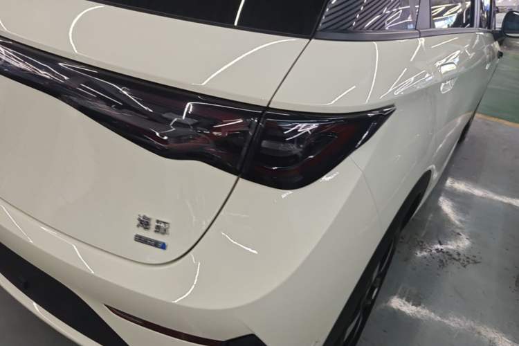 Used BYD Dolphin 2025 Intelligent Driving Version 410 km Fashion Edition Right Rear Taillight