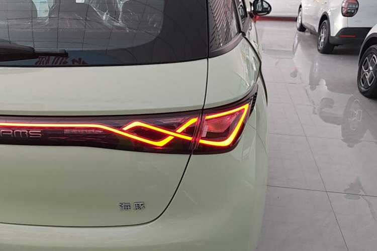 Used BYD Dolphin 2025 420km Free Edition Right Rear Taillight