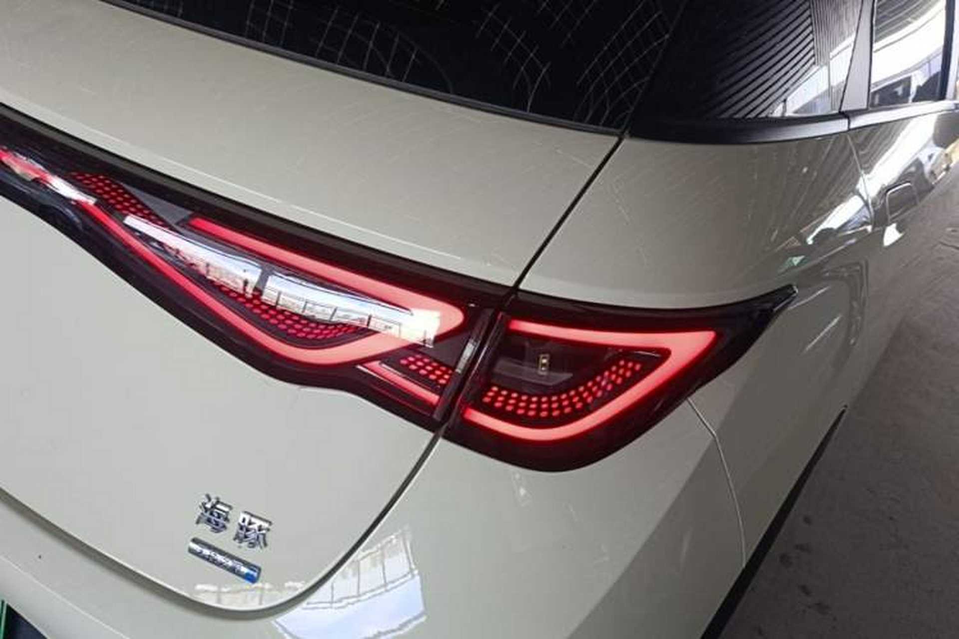 Used BYD Dolphin 2025 Intelligent Driving Version 410 km Fashion Edition Right Rear Taillight
