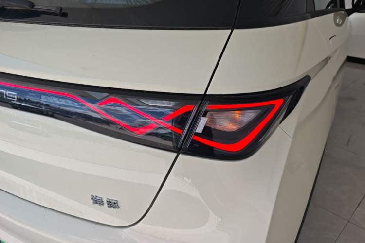 Used BYD Dolphin 2025 420km Free Edition Right Rear Taillight
