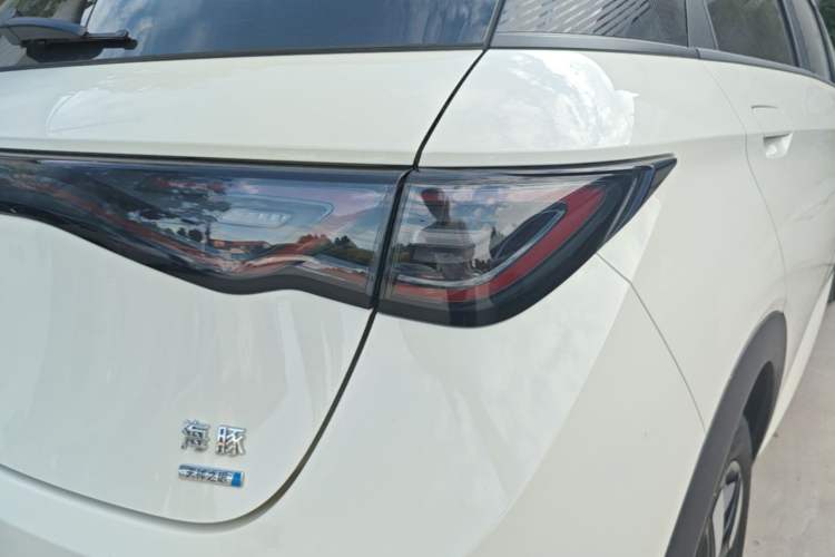 Used BYD Dolphin 2025 Intelligent Driving Version 410 km Fashion Edition Right Rear Taillight