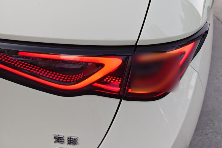 Used BYD Dolphin 2025 Intelligent Driving Version 410 km Fashion Edition Right Rear Taillight