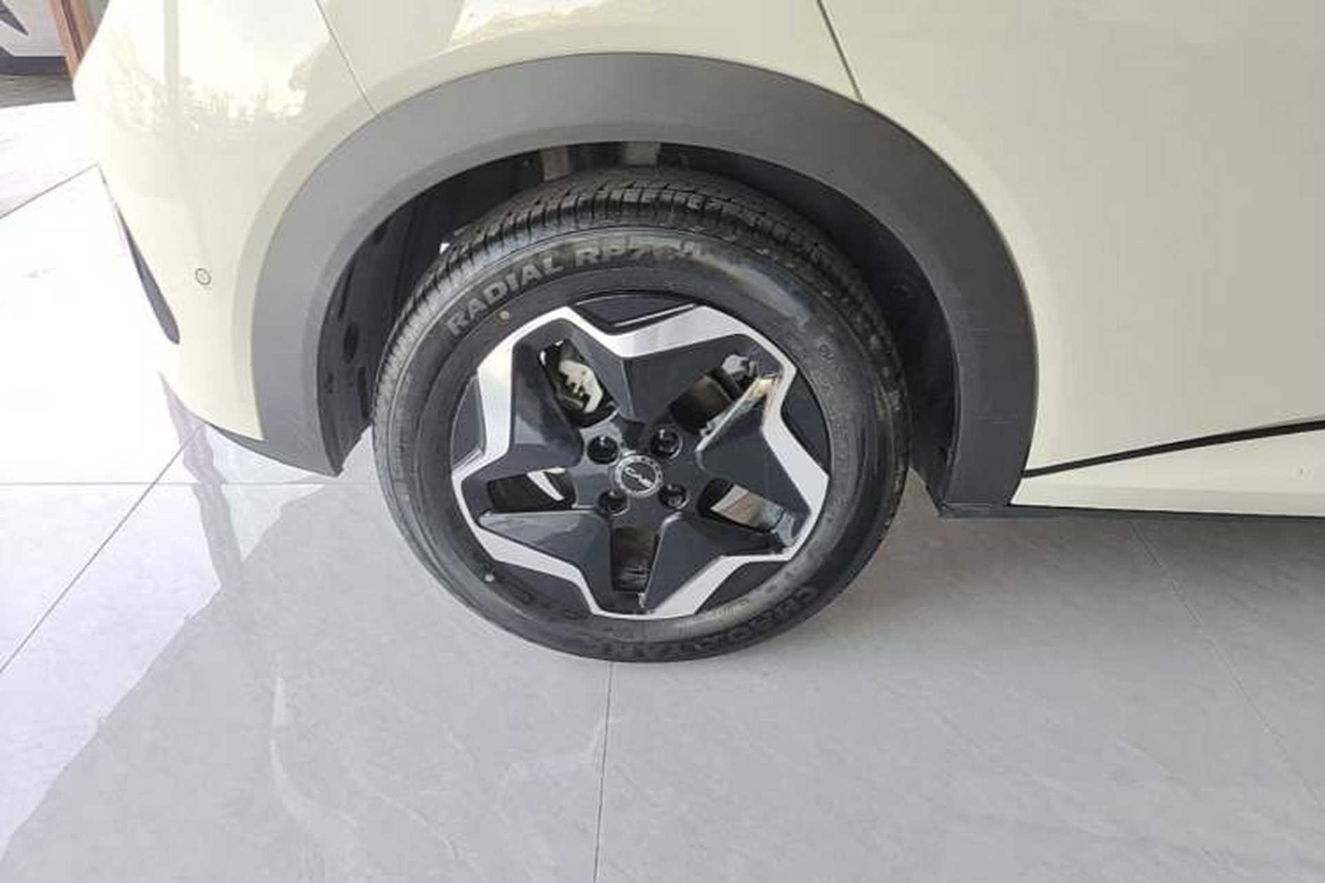 Used BYD Dolphin 2025 Smart Drive Version 420 km Freedom Edition Right Rear Wheel Hub