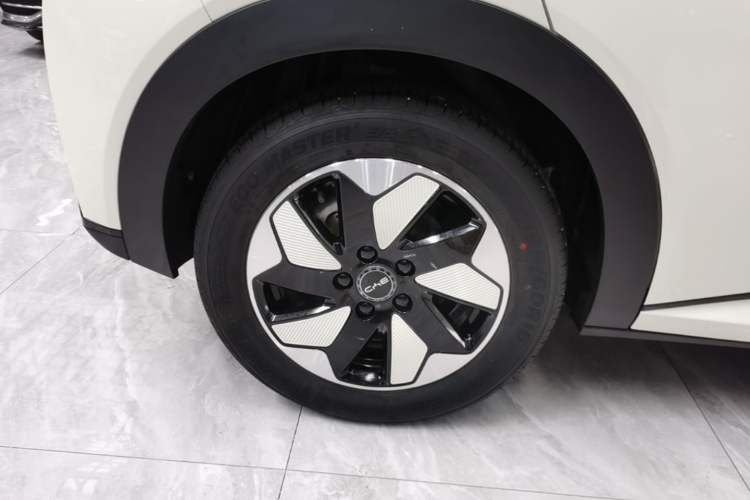 Used BYD Dolphin 2025 420km Fashion Edition Right Rear Wheel Hub