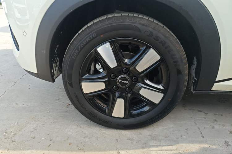 Used BYD Dolphin 2025 Intelligent Driving Version 410 km Fashion Edition Right Rear Wheel Hub