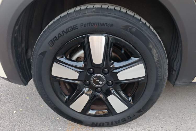 Used BYD Dolphin 2025 Intelligent Driving Version 410 km Fashion Edition Right Rear Wheel Hub