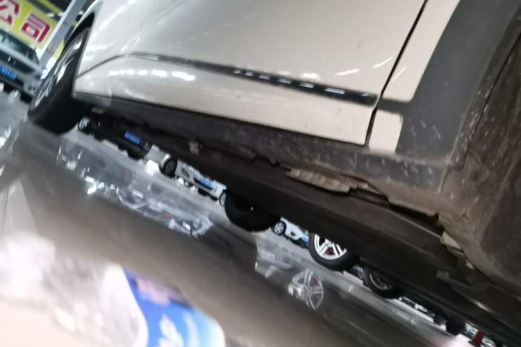 Used BYD Dolphin 2025 Smart Drive Version 420 km Freedom Edition Right Side Sill
