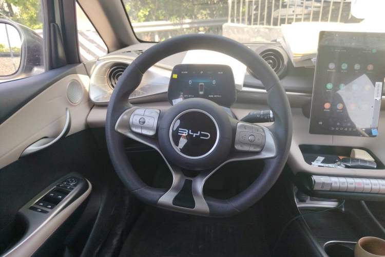 Used BYD Dolphin 2025 420km Active Version Steering Wheel