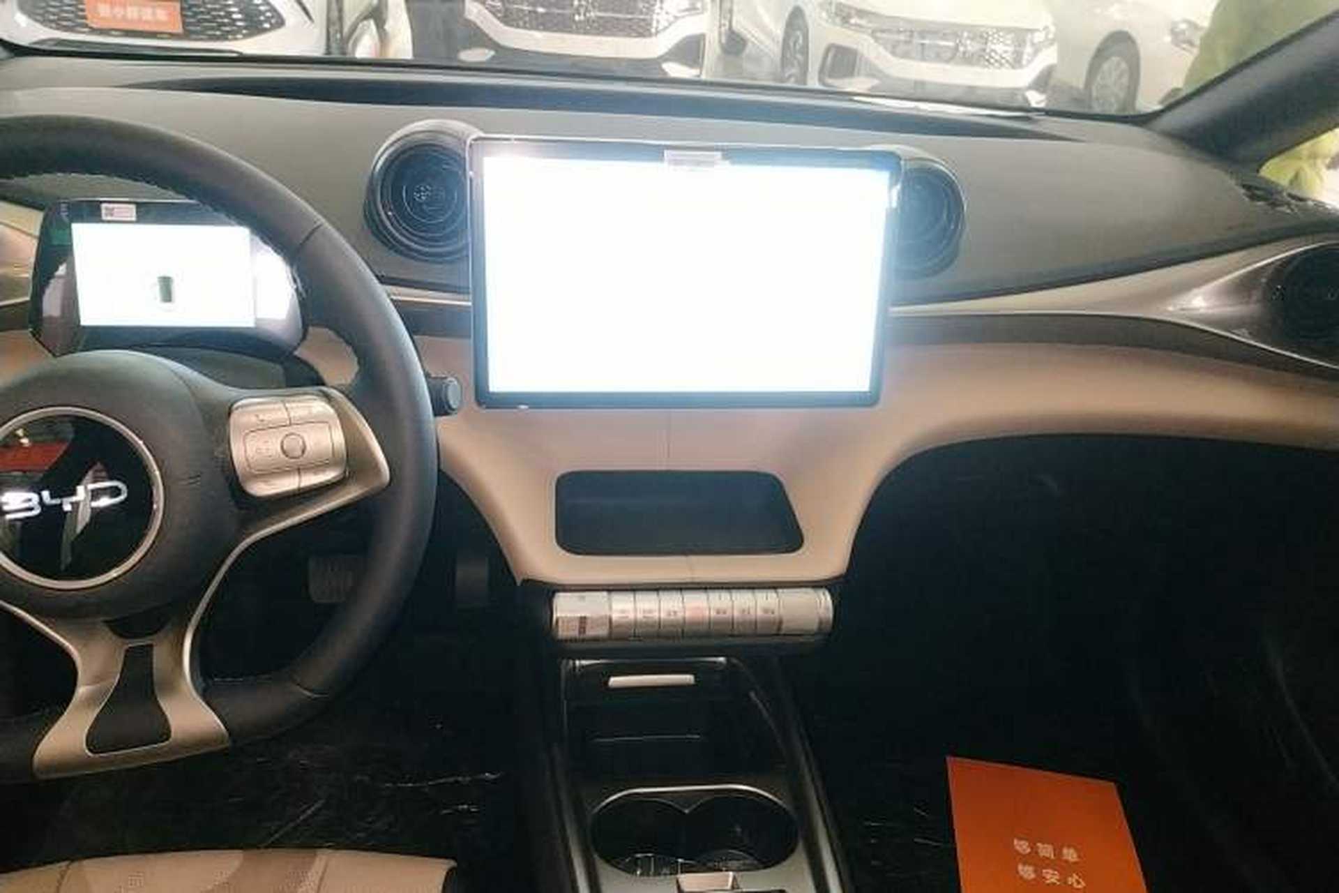 Used BYD Dolphin 2025 420km Free Edition Audio And AC Panel