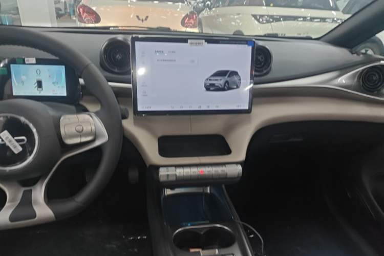 Used BYD Dolphin 2025 420km Free Edition Audio And AC Panel