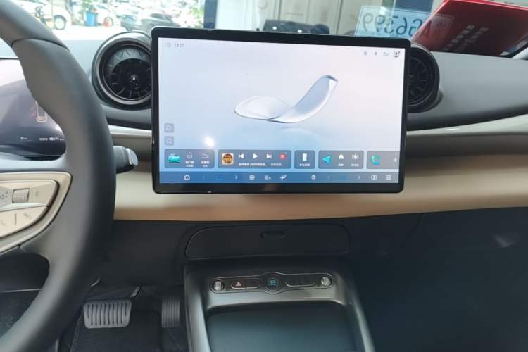 Used BYD Dolphin 2025 Smart Drive Version 420 km Freedom Edition Audio And AC Panel
