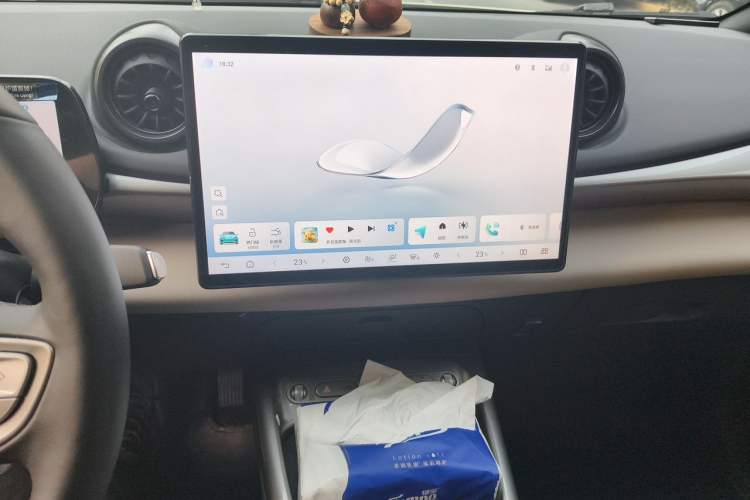 Used BYD Dolphin 2025 Smart Drive Version 420 km Freedom Edition Audio And AC Panel