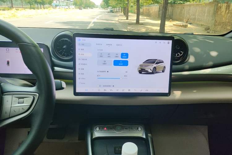 Used BYD Dolphin 2025 Intelligent Driving Version 410 km Fashion Edition Audio And AC Panel