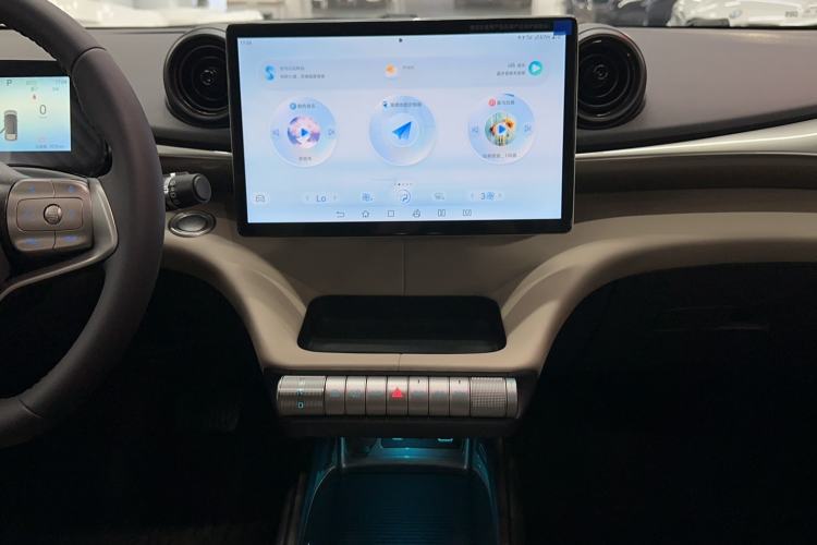 Used BYD Dolphin 2025 420km Free Edition Audio And AC Panel