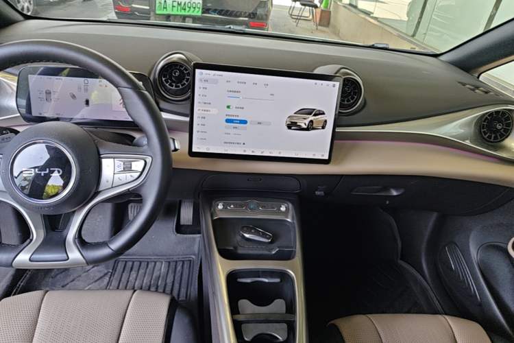 Used BYD Dolphin 2025 Intelligent Driving Version 410 km Fashion Edition Audio And AC Panel